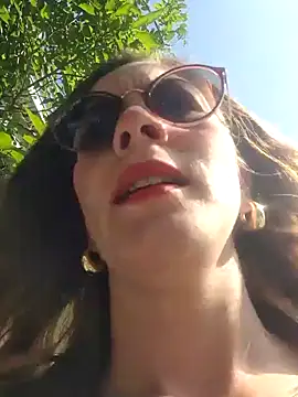 Snapshot of Hanny_24 chatting on 02-21-25, 02:06 Hanny 24 online show from 02-21-25, 02:06