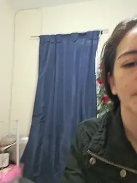 Snapshot of Hanny_24 chatting on 12-15-25, 12:20 Hanny 24 online show from 12-15-25, 12:20