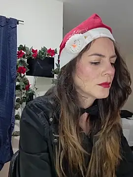 Snapshot of Hanny_24 chatting on 12-21-25, 10:50 Hanny 24 online show from 12-21-25, 10:50