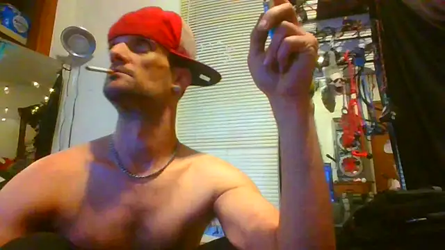 Snapshot of slinginbigD chatting on 12-27-24, 10:48 slinginbigD online show from 12-27-24, 10:48