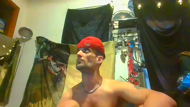 Snapshot of slinginbigD chatting on 12-29-24, 08:04 slinginbigD online show from 12-29-24, 08:04