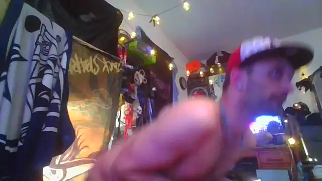 Snapshot of slinginbigD chatting on 01-18-25, 04:31 slinginbigD online show from 01-18-25, 04:31