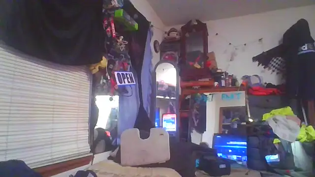 Snapshot of slinginbigD chatting on 02-05-25, 10:51 slinginbigD online show from 02-05-25, 10:51