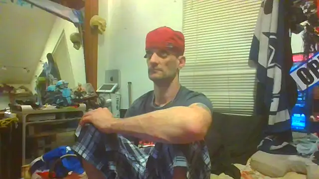 Snapshot of slinginbigD chatting on 02-11-25, 11:43 slinginbigD online show from 02-11-25, 11:43