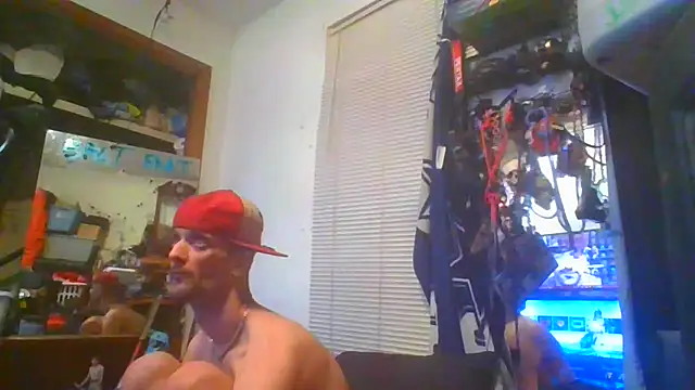 Snapshot of slinginbigD chatting on 02-16-25, 12:54 slinginbigD online show from 02-16-25, 12:54