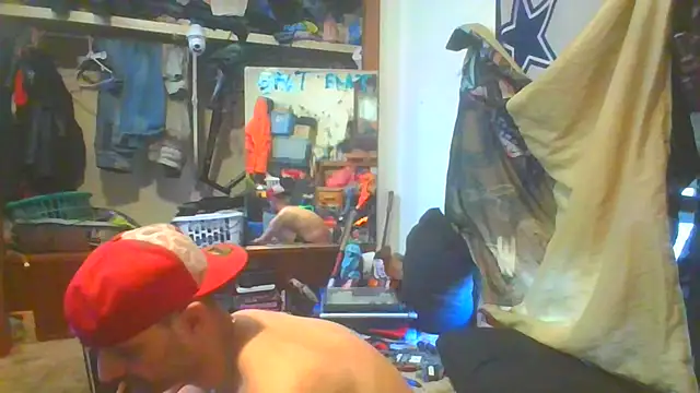 Snapshot of slinginbigD chatting on 02-16-25, 11:16 slinginbigD online show from 02-16-25, 11:16