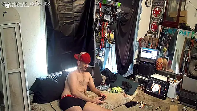 Snapshot of slinginbigD chatting on 02-25-25, 07:36 slinginbigD online show from 02-25-25, 07:36