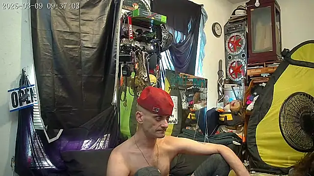 Snapshot of slinginbigD chatting on 03-09-25, 03:38 slinginbigD online show from 03-09-25, 03:38