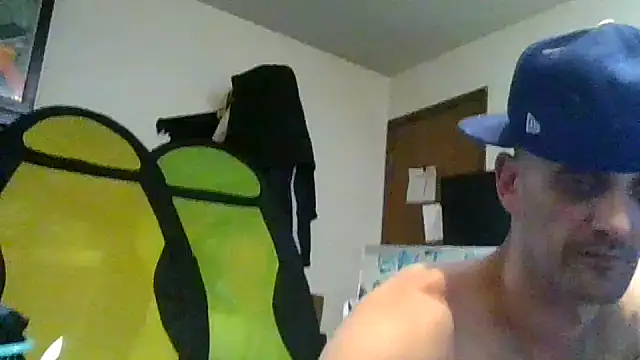 Snapshot of slinginbigD chatting on 03-12-25, 11:01 slinginbigD online show from 03-12-25, 11:01