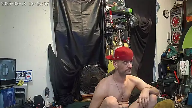 Snapshot of slinginbigD chatting on 03-19-25, 12:48 slinginbigD online show from 03-19-25, 12:48