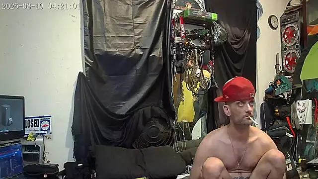 Snapshot of slinginbigD chatting on 03-19-25, 10:22 slinginbigD online show from 03-19-25, 10:22