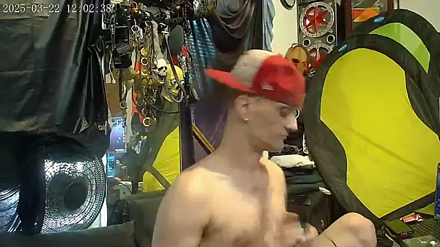 Snapshot of slinginbigD chatting on 03-22-25, 06:03 slinginbigD online show from 03-22-25, 06:03