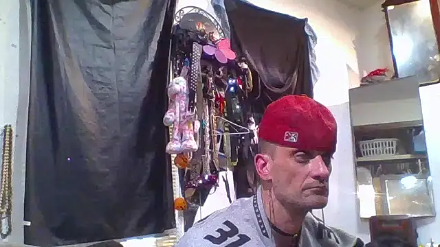 Snapshot of slinginbigD chatting on 09-27-25, 08:25 slinginbigD online show from 09-27-25, 08:25