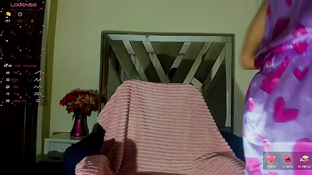 Snapshot of sara_williams01 chatting on 02-07-25, 01:11 sara williams01 online show from 02-07-25, 01:11