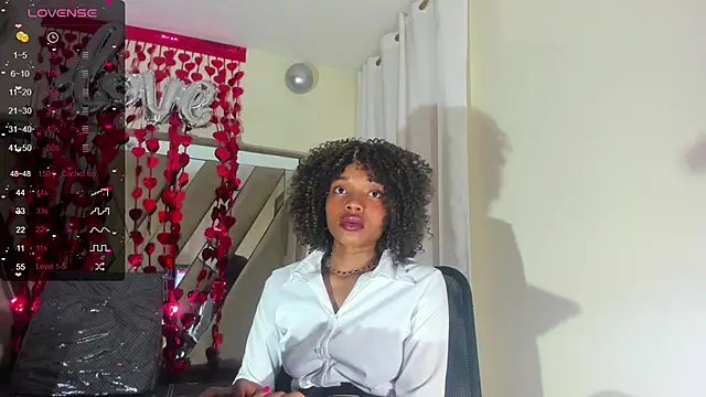 Snapshot of sara_williams01 chatting on 02-26-25, 01:19 sara williams01 online show from 02-26-25, 01:19
