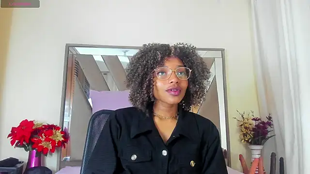 Snapshot of sara_williams01 chatting on 03-21-25, 01:01 sara williams01 online show from 03-21-25, 01:01