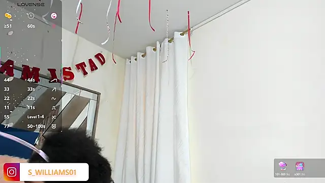 Snapshot of sara_williams01 chatting on 09-22-25, 01:35 sara williams01 online show from 09-22-25, 01:35