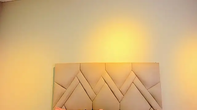 Isis Osman online show from 03-06-26, 07:43