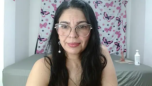 anybellucci43 online show from 12-30-24, 05:15