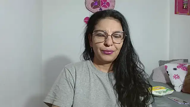 Snapshot of anybellucci43 chatting on 02-11-26, 12:48 anybellucci43 online show from 02-11-26, 12:48