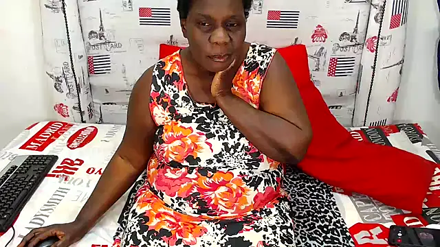 Honeybumsx32 online show from 06-13-26, 06:00