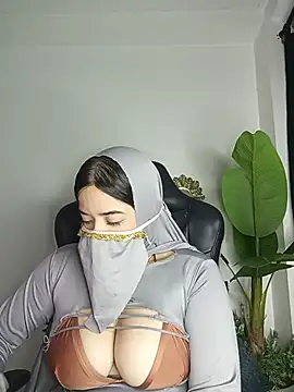 janna isa online show from 07-27-26, 09:11