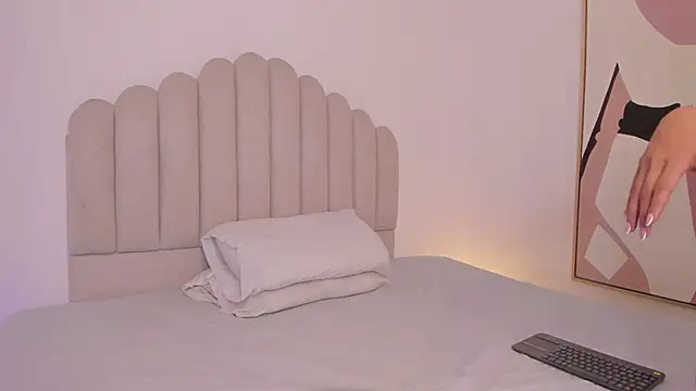 Snapshot of valerysantos_ chatting on 05-26-26, 12:12 valerysantos online show from 05-26-26, 12:12