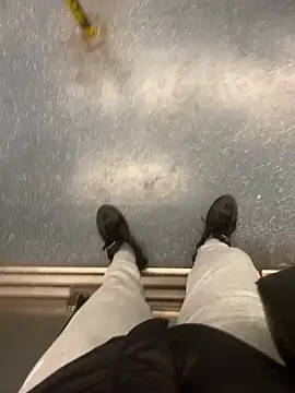 Snapshot of benben190 chatting on 02-06-25, 04:42 benben190 online show from 02-06-25, 04:42