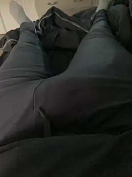 Snapshot of benben190 chatting on 10-22-25, 03:23 benben190 online show from 10-22-25, 03:23