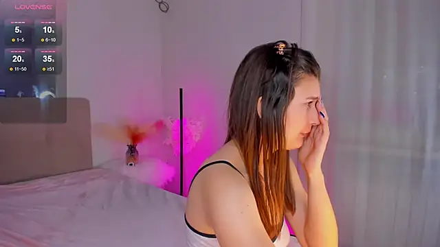 Laura Leee online show from 03-08-25, 09:17