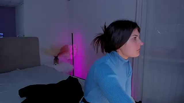 Laura Leee online show from 03-18-25, 06:25