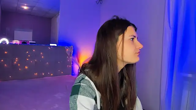 Laura Leee online show from 05-01-26, 04:50