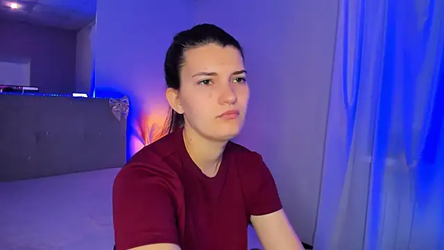 Laura Leee online show from 05-19-26, 04:52