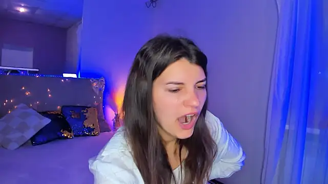 Laura Leee online show from 06-05-26, 04:52