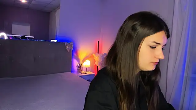 Laura Leee online show from 07-04-26, 05:02