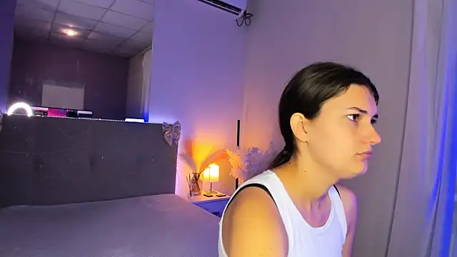 Laura Leee online show from 07-07-26, 05:10