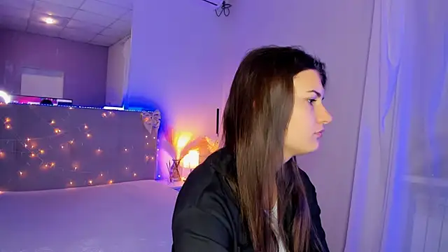 Laura Leee online show from 07-13-26, 04:48