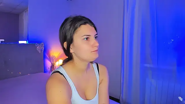Laura Leee online show from 07-18-26, 04:49