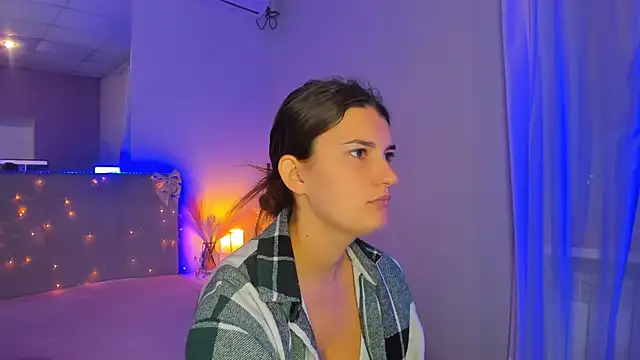 Laura Leee online show from 07-26-26, 05:26