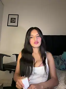 Snapshot of Dulceeany chatting on 07-14-26, 01:52 Dulceeany online show from 07-14-26, 01:52
