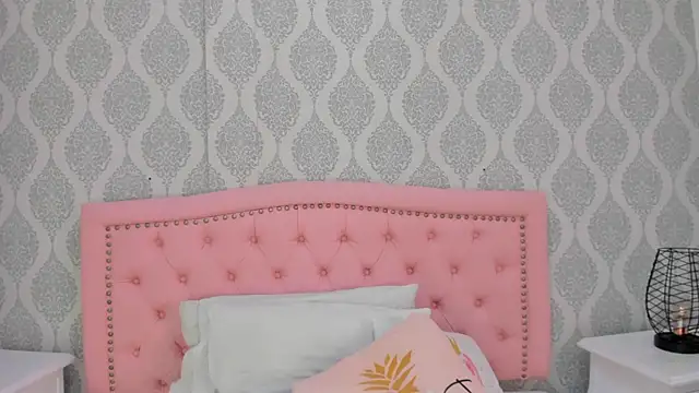 martina rivera  online show from 10-12-25, 12:37