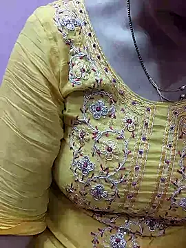 Snapshot of Urmila_bhabhii chatting on 01-25-25, 07:38 Urmila bhabhii online show from 01-25-25, 07:38