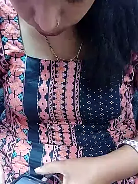 Snapshot of Urmila_bhabhii chatting on 01-27-25, 10:38 Urmila bhabhii online show from 01-27-25, 10:38