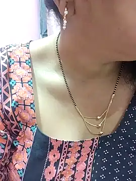 Snapshot of Urmila_bhabhii chatting on 01-28-25, 02:43 Urmila bhabhii online show from 01-28-25, 02:43
