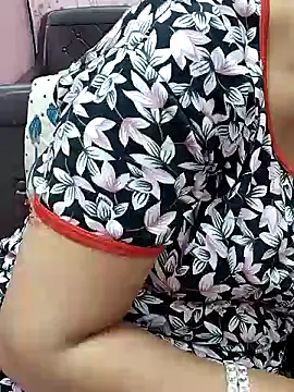 Snapshot of Urmila_bhabhii chatting on 01-30-25, 06:35 Urmila bhabhii online show from 01-30-25, 06:35