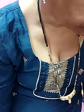 Snapshot of Urmila_bhabhii chatting on 01-30-25, 09:57 Urmila bhabhii online show from 01-30-25, 09:57