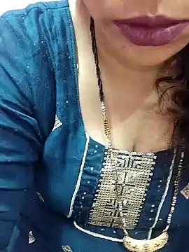 Snapshot of Urmila_bhabhii chatting on 01-30-25, 04:55 Urmila bhabhii online show from 01-30-25, 04:55