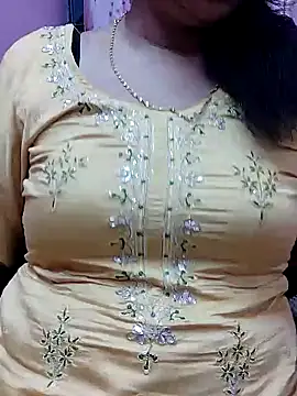 Snapshot of Urmila_bhabhii chatting on 01-31-25, 03:44 Urmila bhabhii online show from 01-31-25, 03:44