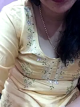 Snapshot of Urmila_bhabhii chatting on 01-31-25, 06:47 Urmila bhabhii online show from 01-31-25, 06:47