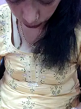 Snapshot of Urmila_bhabhii chatting on 02-01-25, 04:35 Urmila bhabhii online show from 02-01-25, 04:35